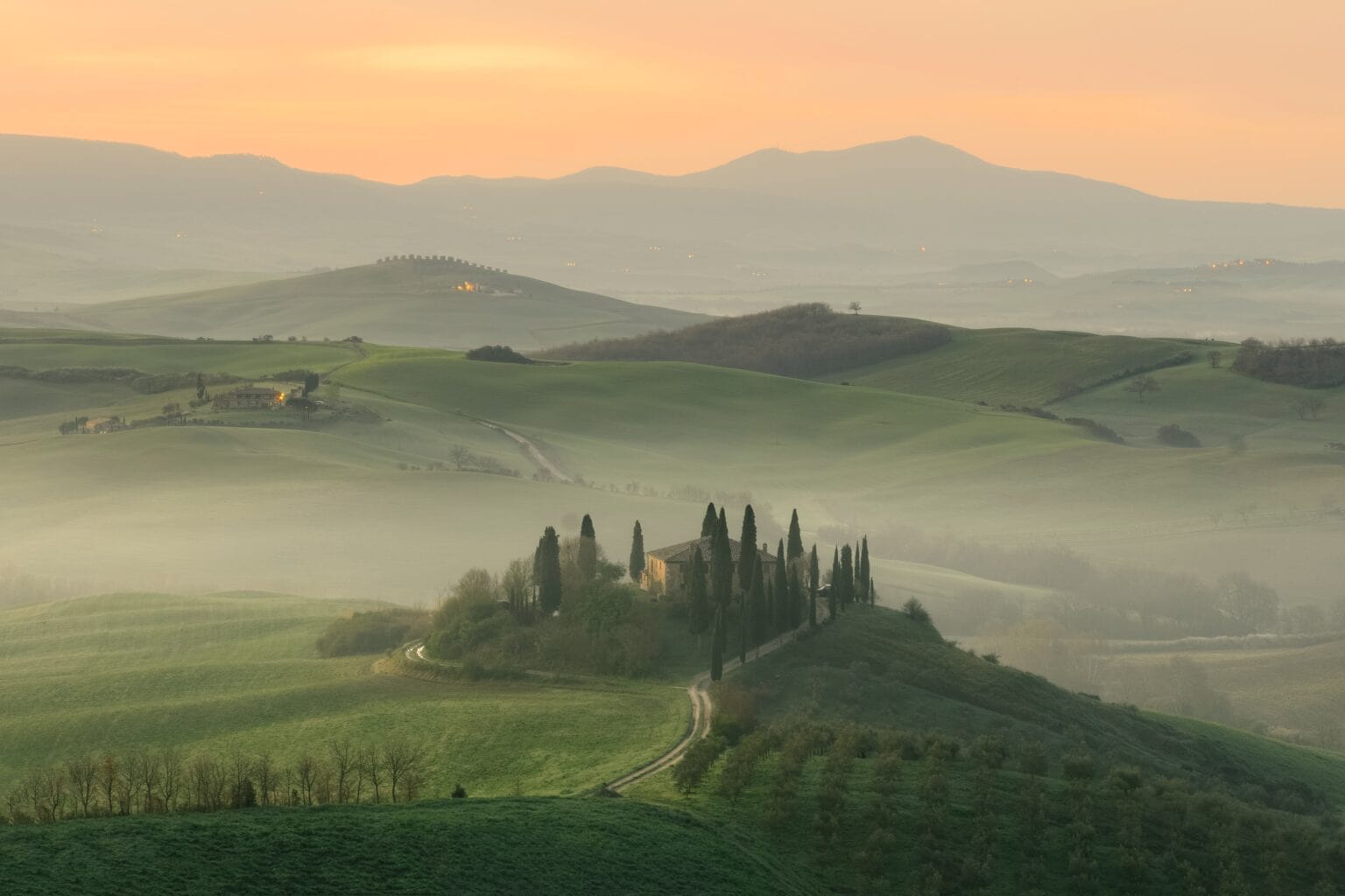 tuscany hills val d orcia elopement italy 2 Best Elopement Locations in Italy