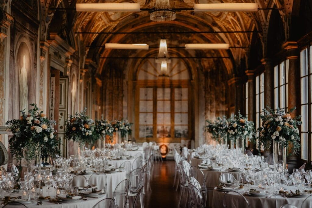 Wedding reception in the main hall of Villa Corsini a Mezzomonte